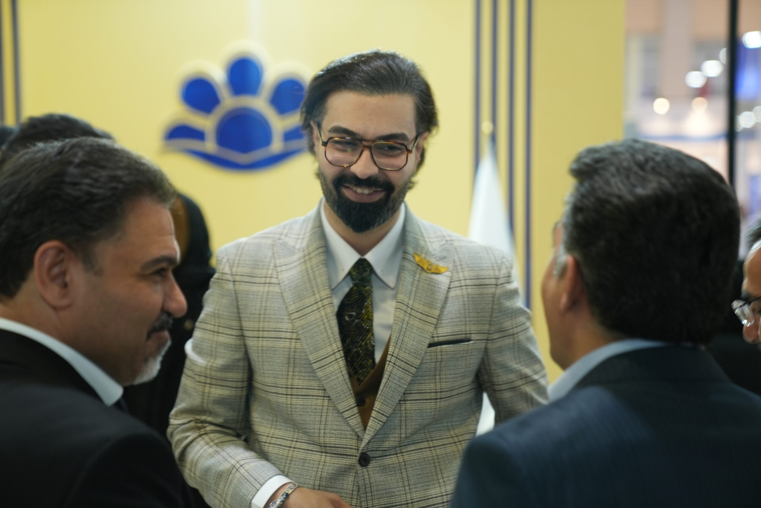 حضور گروه بیالمللی پارس پندار نهاد با مدیریت دکتر ماکان آریا پارسا در نمایشگاه کیش اینوکس